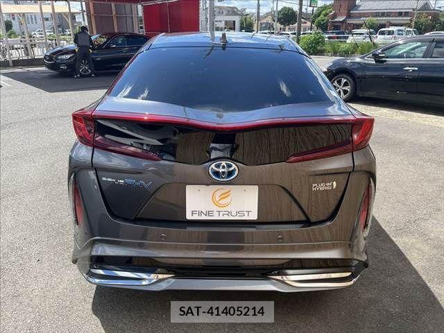 Toyota PRIUS PHV 2017-03 8881717-17