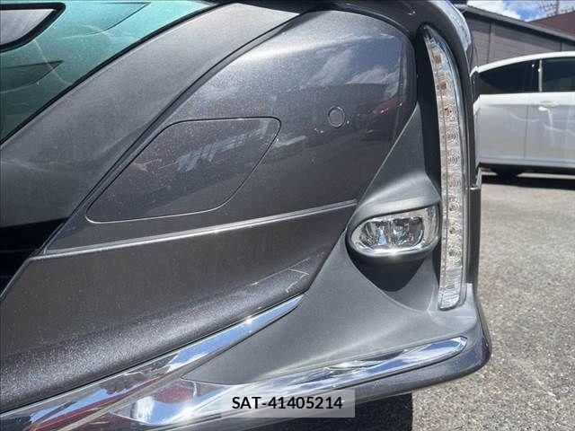Toyota PRIUS PHV 2017-03 8881717-22