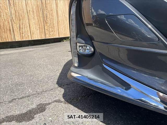 Toyota PRIUS PHV 2017-03 8881717-23