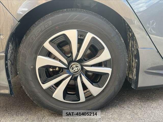 Toyota PRIUS PHV 2017-03 8881717-27