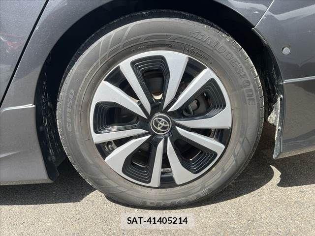 Toyota PRIUS PHV 2017-03 8881717-28