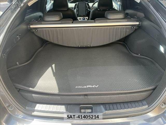 Toyota PRIUS PHV 2017-03 8881717-8