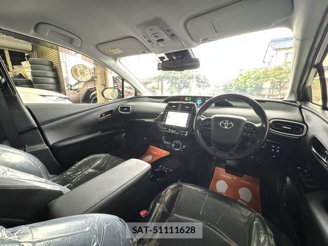 Toyota PRIUS PHV 2021-11 8881718-13