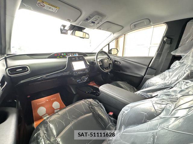Toyota PRIUS PHV 2021-11 8881718-15