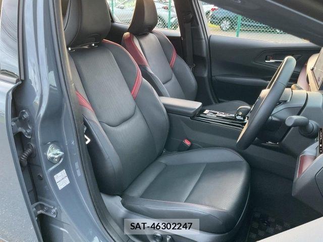 Toyota PRIUS PHV 2024-03 8881713-9