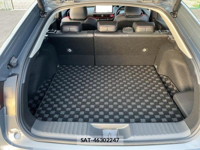 Toyota PRIUS PHV 2024-03 8881713-13