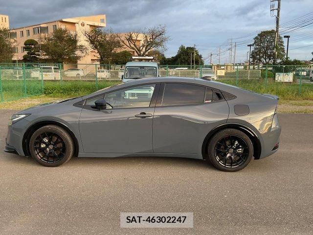 Toyota PRIUS PHV 2024-03 8881713-15