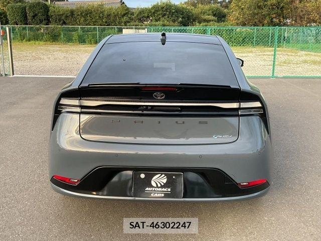 Toyota PRIUS PHV 2024-03 8881713-4