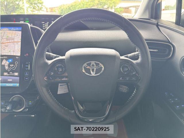 Toyota PRIUS PHV 2018-06 8881719-11