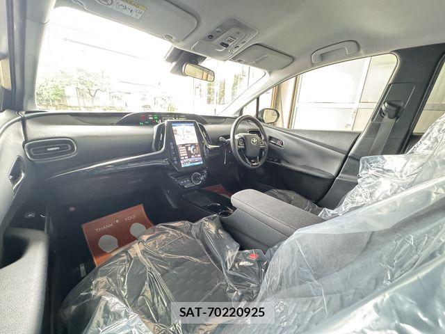 Toyota PRIUS PHV 2018-06 8881719-15