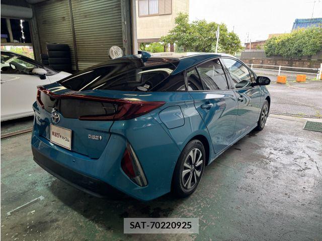 Toyota PRIUS PHV 2018-06 8881719-1