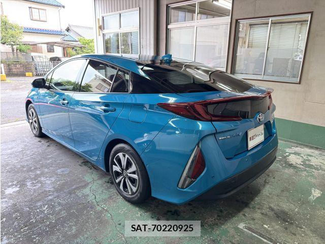 Toyota PRIUS PHV 2018-06 8881719-7