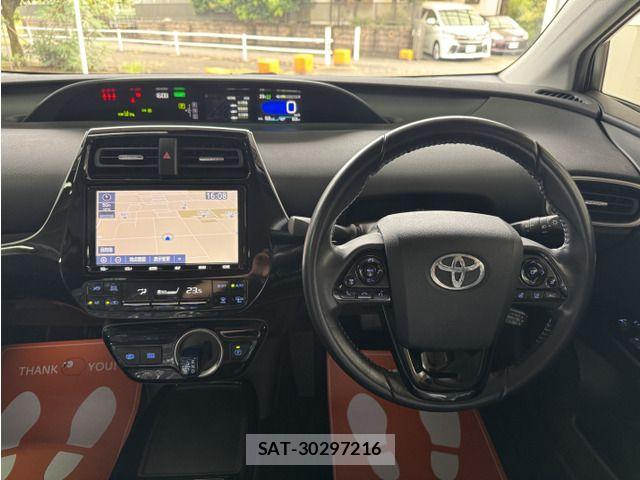 Toyota PRIUS PHV 2021-04 8881714-10