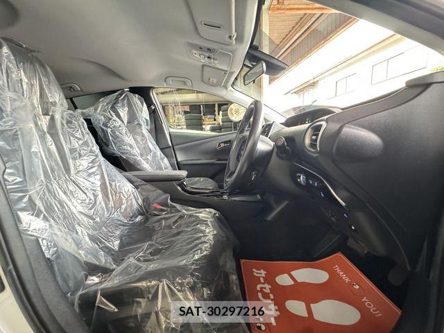 Toyota PRIUS PHV 2021-04 8881714-13