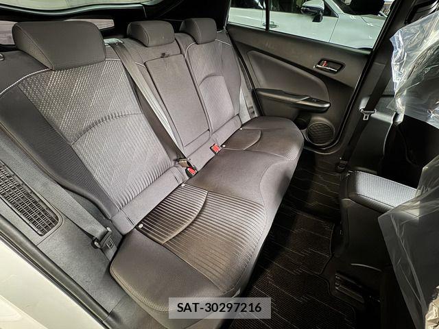 Toyota PRIUS PHV 2021-04 8881714-17