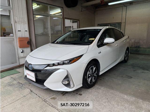 Toyota PRIUS PHV 2021-04 8881714-4