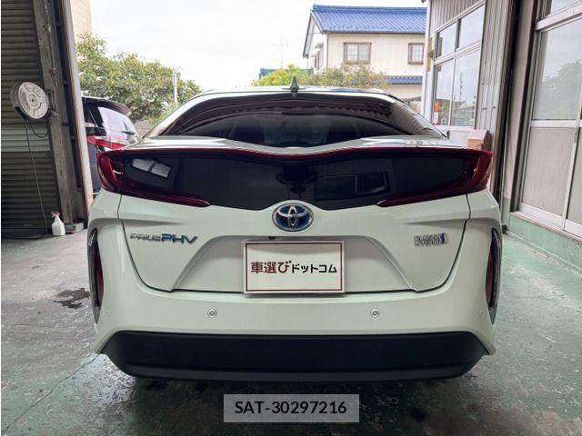 Toyota PRIUS PHV 2021-04 8881714-7