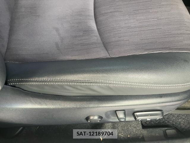 Toyota PRIUS PHV 2012-02 8884224-11