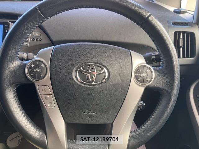 Toyota PRIUS PHV 2012-02 8884224-13