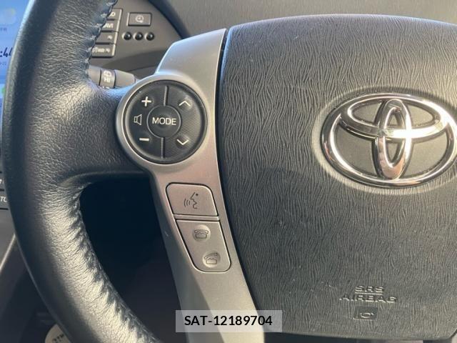 Toyota PRIUS PHV 2012-02 8884224-14