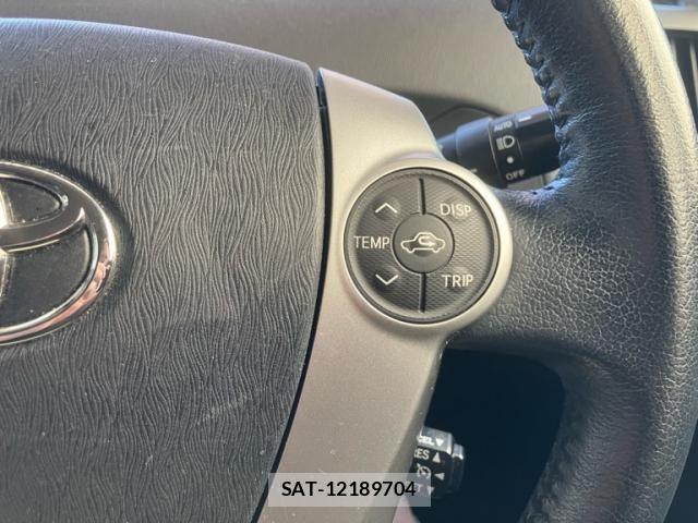 Toyota PRIUS PHV 2012-02 8884224-15