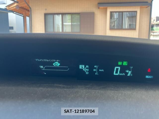 Toyota PRIUS PHV 2012-02 8884224-17