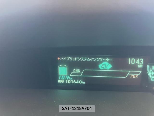 Toyota PRIUS PHV 2012-02 8884224-18