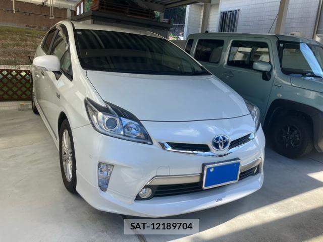 Toyota PRIUS PHV 2012-02 8884224-1