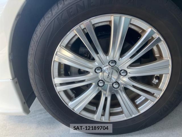 Toyota PRIUS PHV 2012-02 8884224-3