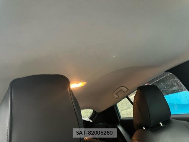 Toyota PRIUS PHV 2018-02 8884223-15