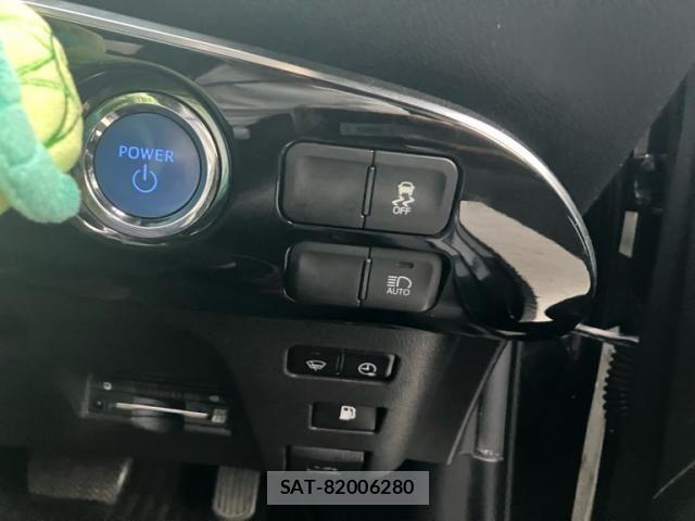 Toyota PRIUS PHV 2018-02 8884223-16