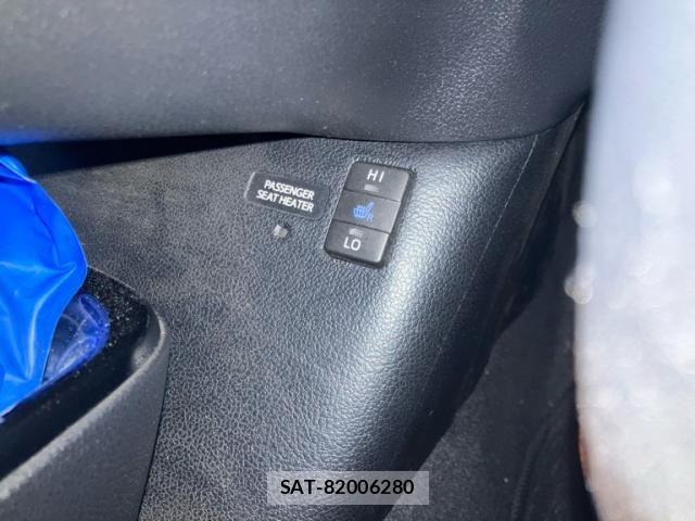 Toyota PRIUS PHV 2018-02 8884223-24