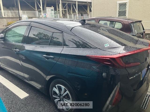 Toyota PRIUS PHV 2018-02 8884223-4