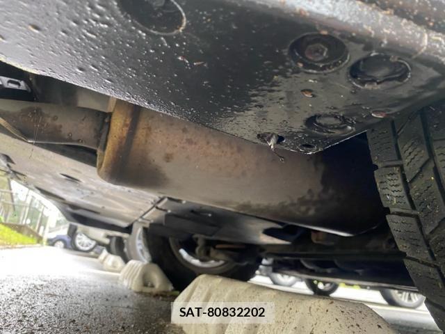 Toyota PRIUS PHV 2012-03 8884225-14