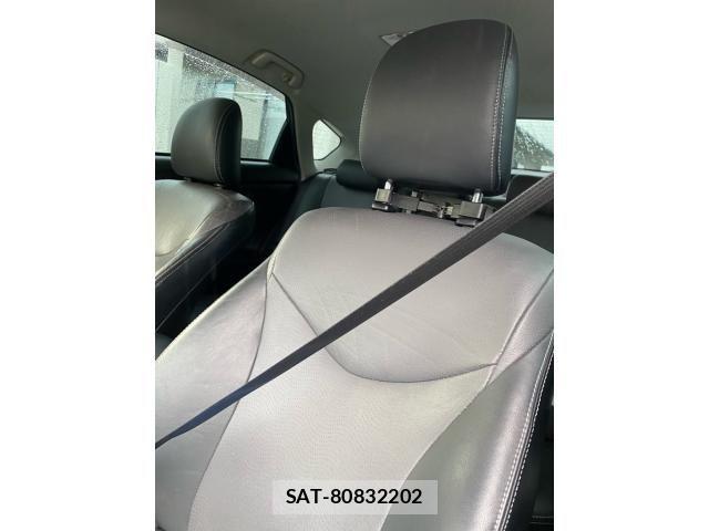 Toyota PRIUS PHV 2012-03 8884225-18
