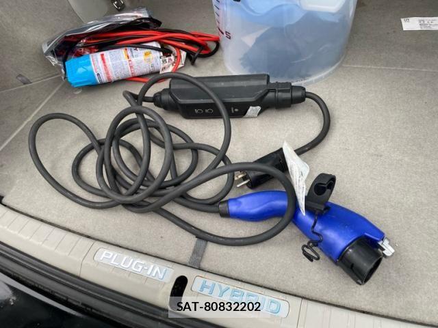 Toyota PRIUS PHV 2012-03 8884225-29