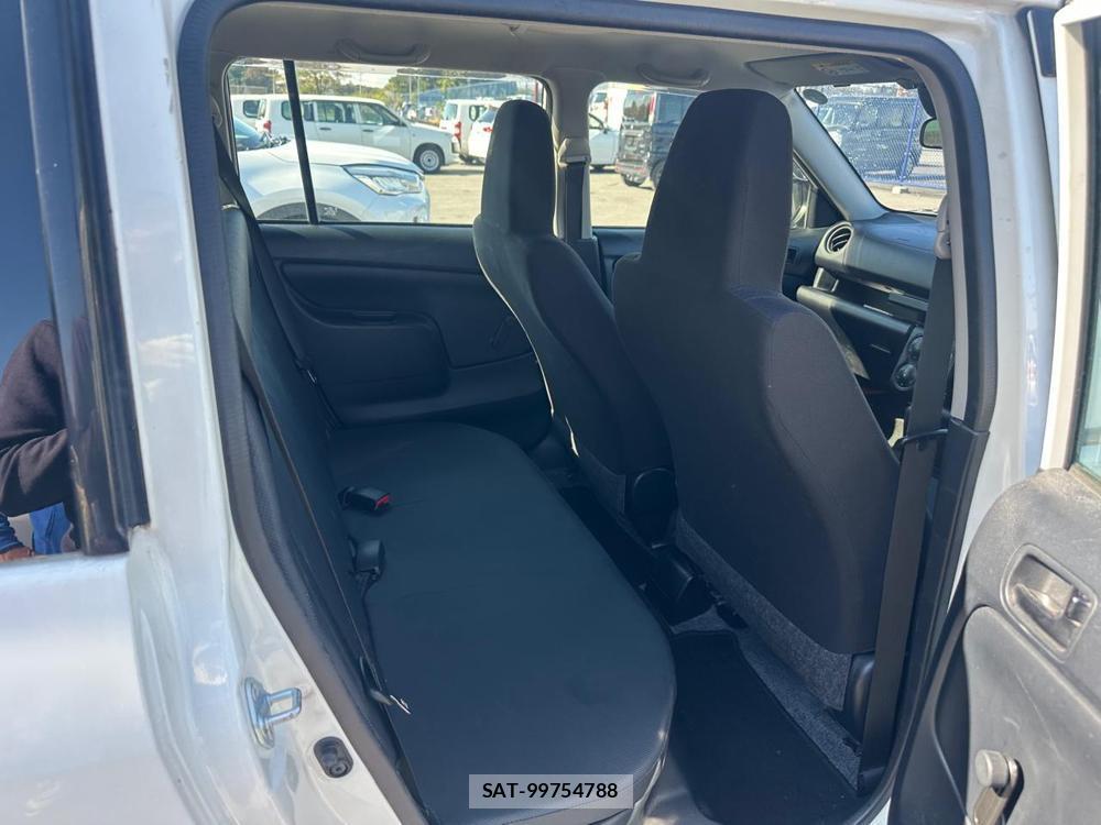 Toyota PROBOX 2020 1372553-8