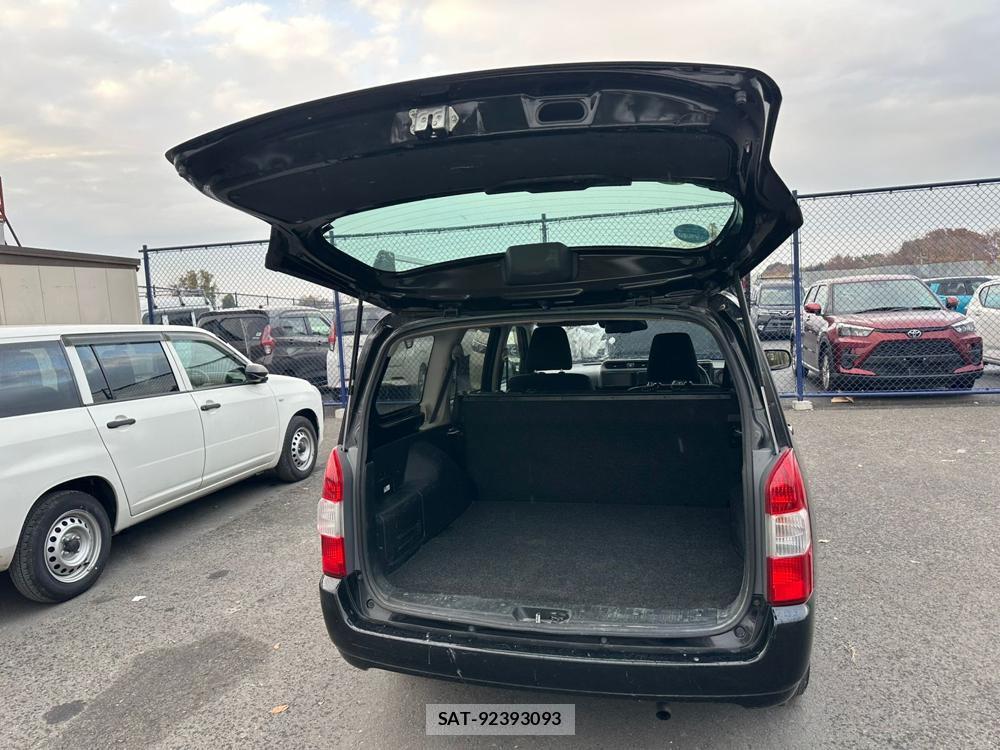 Toyota PROBOX 2020 1375370-24