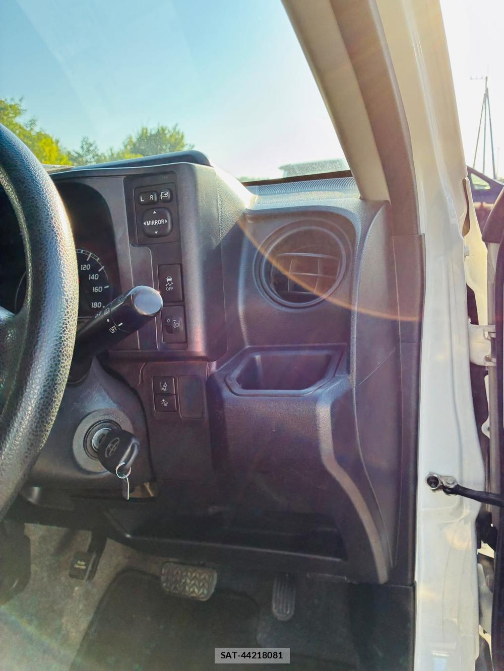 Toyota PROBOX 2020-06 8311392-16