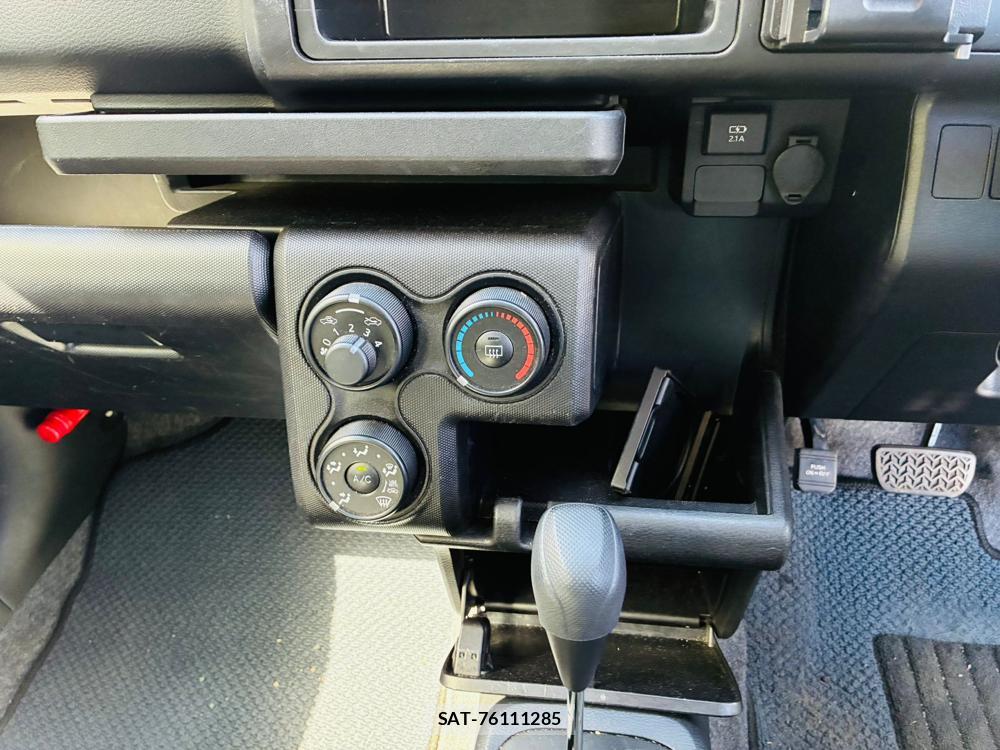 Toyota PROBOX 2020-07 8311386-19