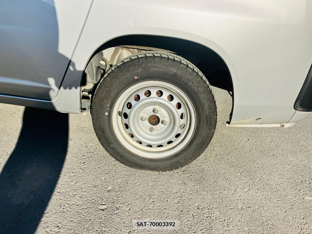 Toyota PROBOX VAN 2019-01 678203-32