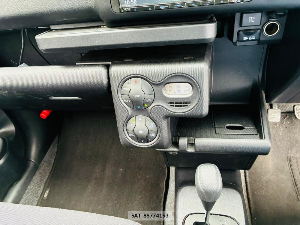 Toyota PROBOX VAN 2020-07 8240820-19