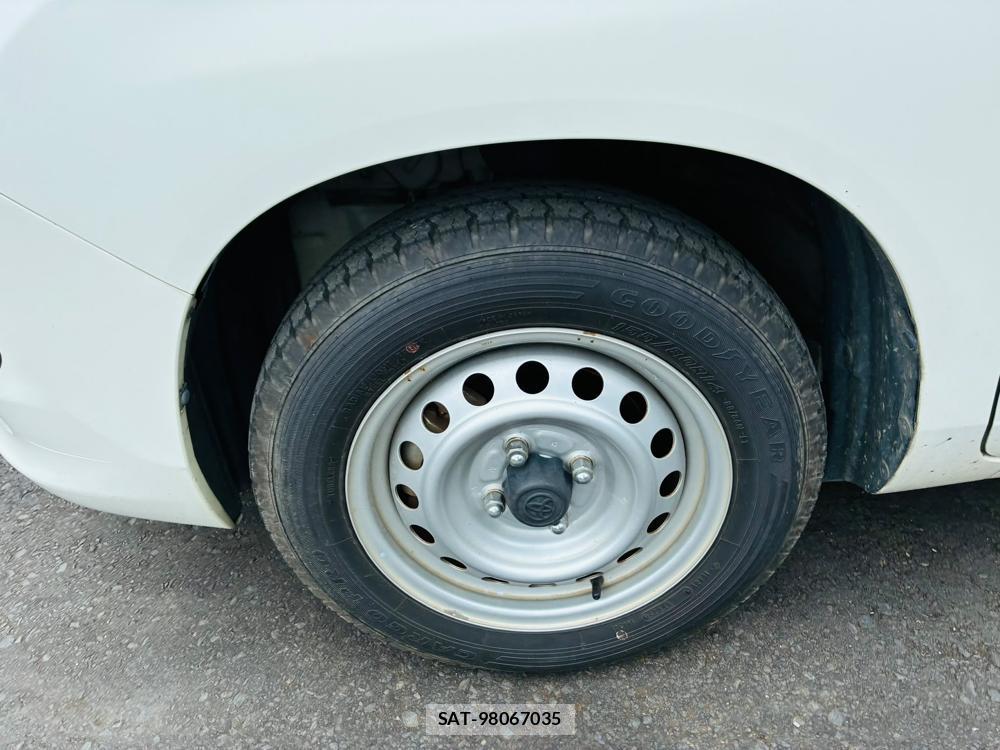 Toyota PROBOX VAN 2020-06 8240825-29