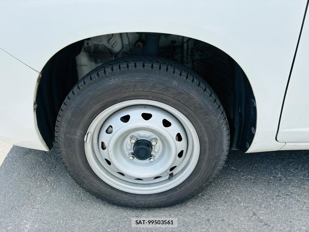 Toyota PROBOX VAN 2020-07 8261525-29