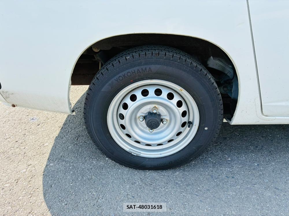 Toyota PROBOX VAN 2020-06 8329528-27