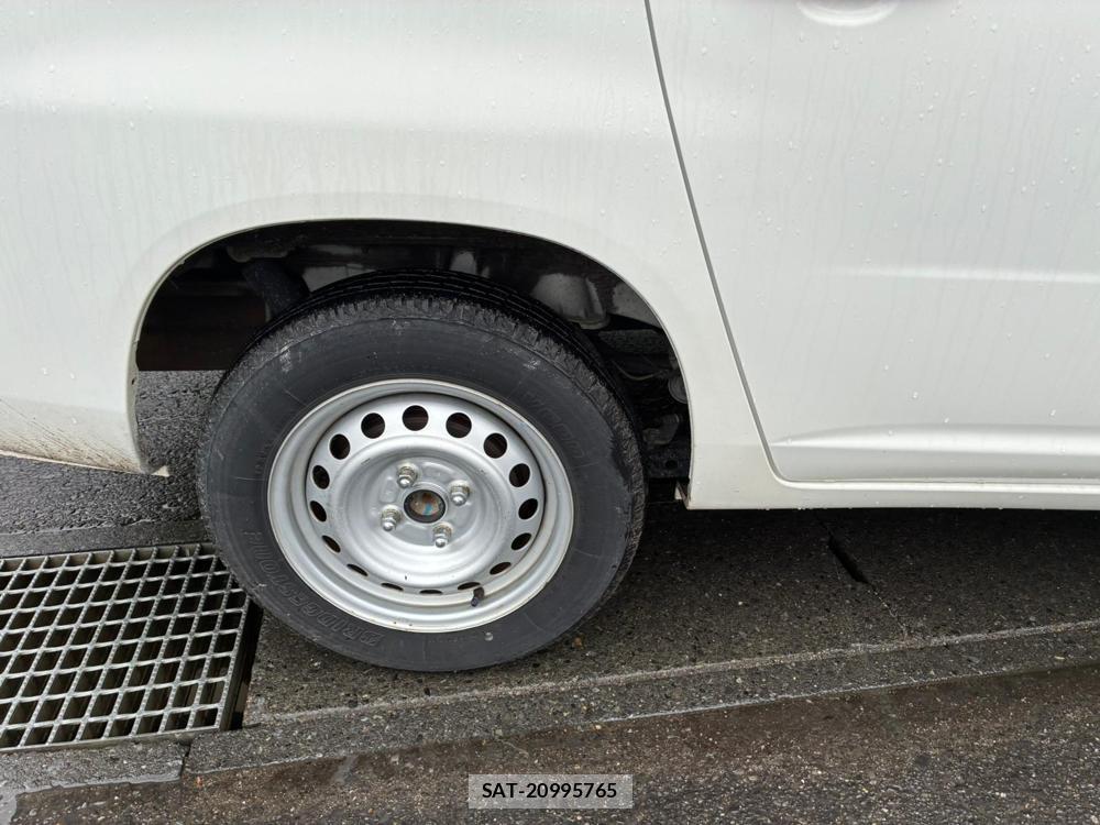 Toyota PROBOX VAN 2020-07 8589325-26