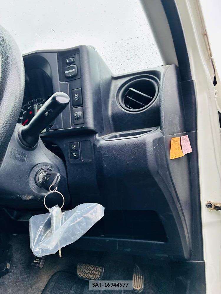Toyota PROBOX VAN 2019-08 8766471-16