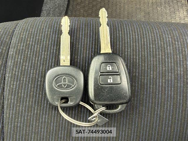 Toyota PROBOX VAN 2022-09 8881724-25