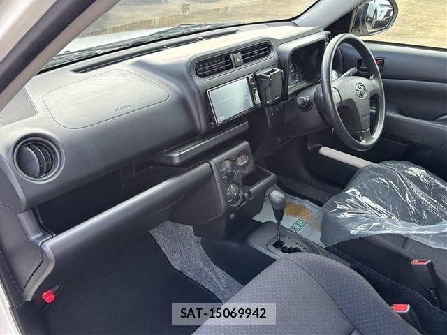 Toyota PROBOX VAN 2023-08 8831227-3