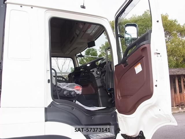 Hino PROFIA 2025-09 4978871-13